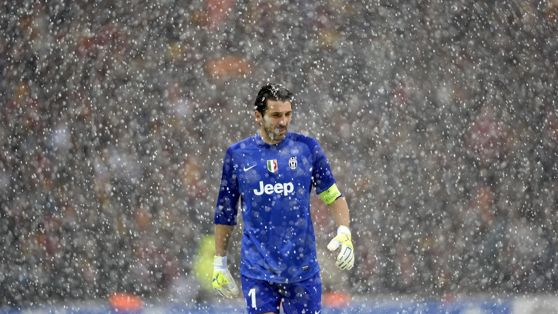 九游游戏中心-达里尔·基：凭借敏锐的判断力和强大的防守意识，他成为全黑队的防线堡垒