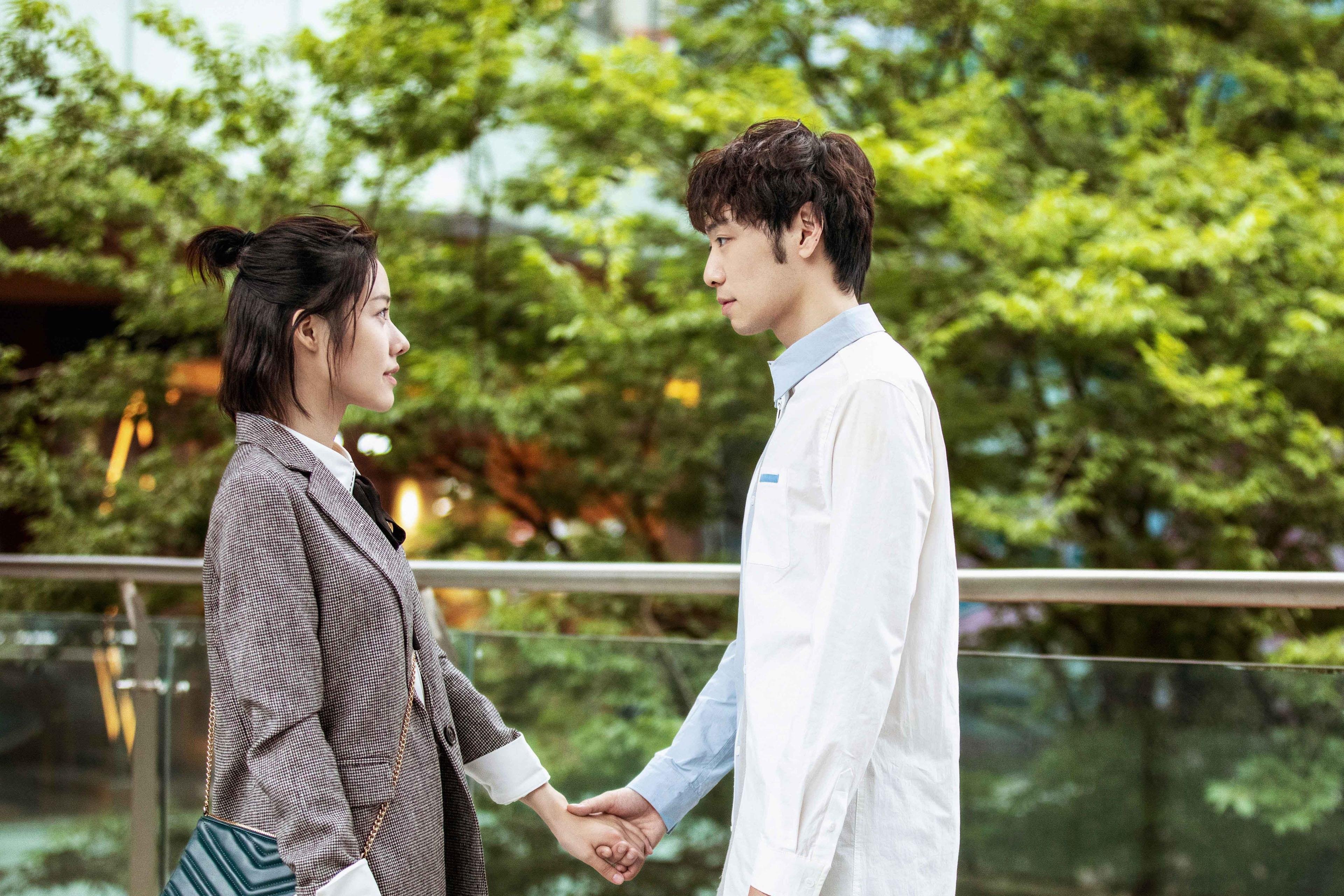 《跨国大战：亚洲队伍在欧洲电竞赛场拼搏》，跨欧亚两洲的国家是哪个国家